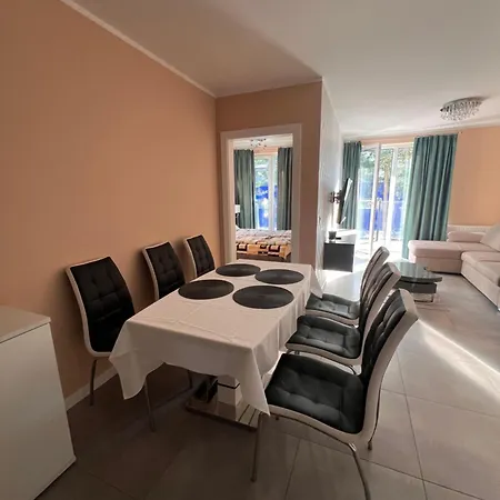 No 6 Pionierow Apartment